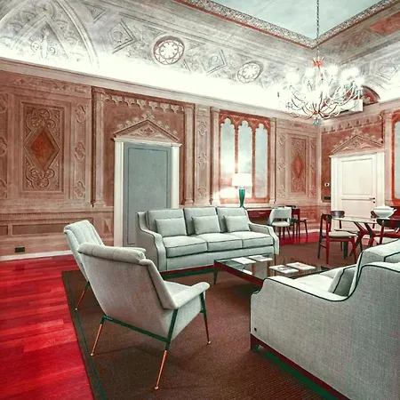 Magnifique 4 Bedrooms Musee Grevin Apartment Paris