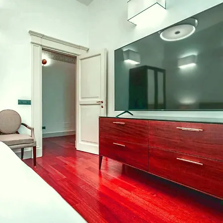 Magnifique 4 Bedrooms Musee Grevin Apartment