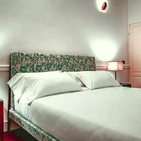 Magnifique 4 Bedrooms Musee Grevin Apartment